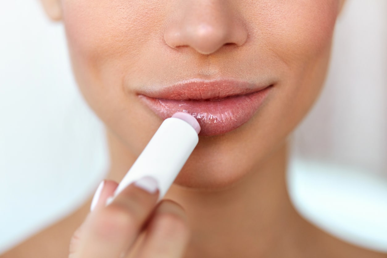15 Cara Alami Menghilangkan Bibir Hitam Paling Ampuh Honestdocs