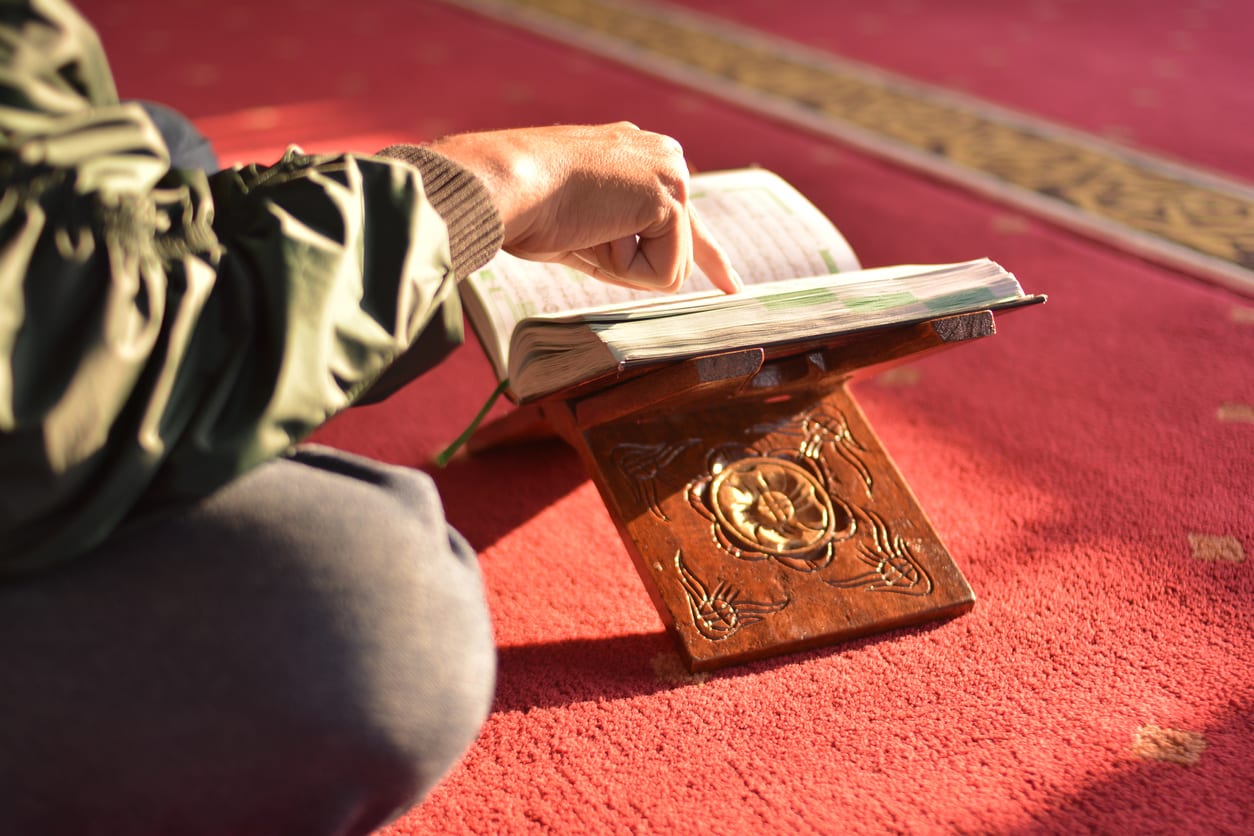 5 Manfaat Membaca Al Quran Bagi Kesehatan Honestdocs