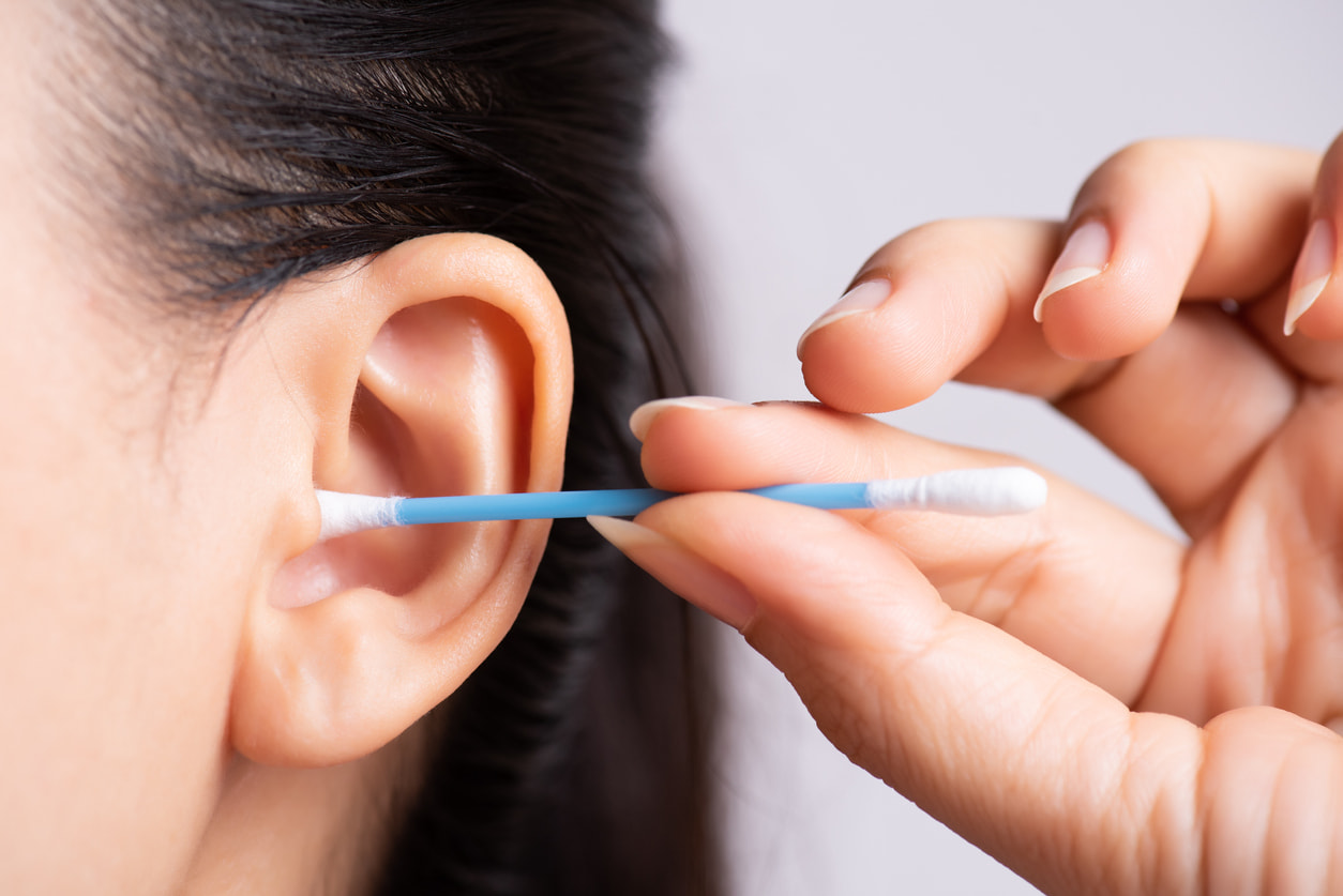 Cara Membersihkan Telinga yang Aman Tanpa Bikin Luka | HonestDocs