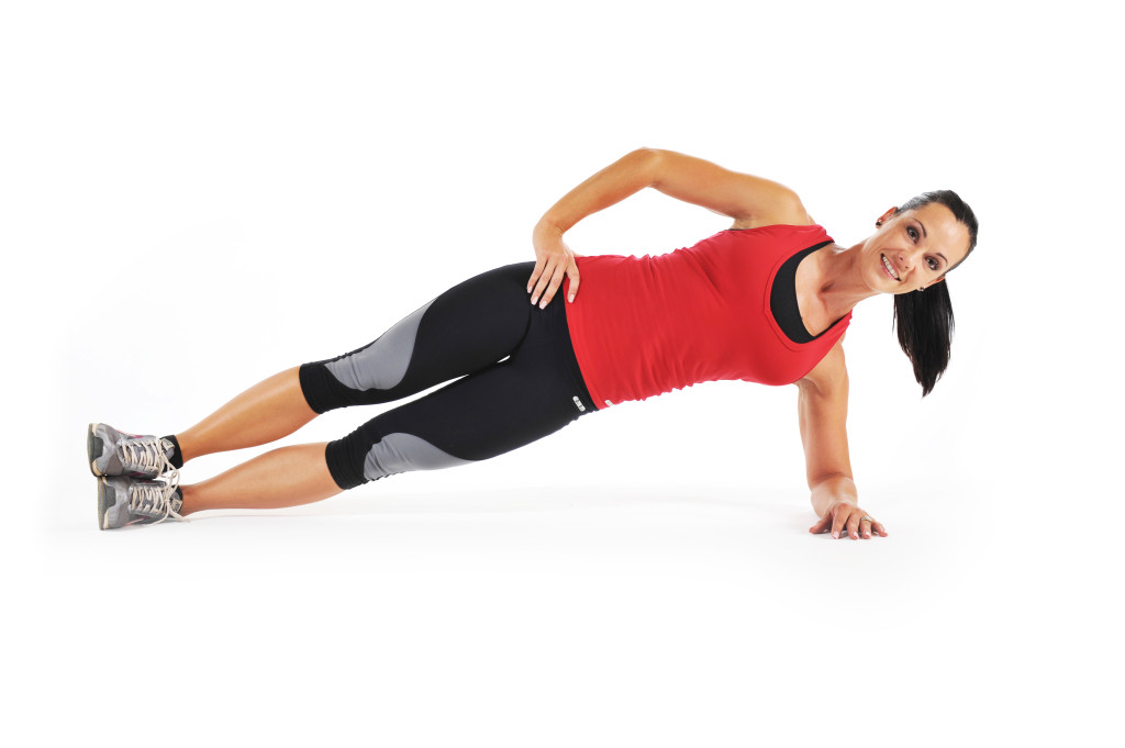 Side plank abs workout 1024x681